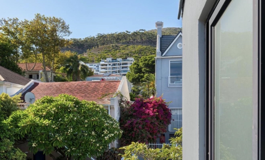 2 Bedroom Property for Sale in Sea Point Western Cape